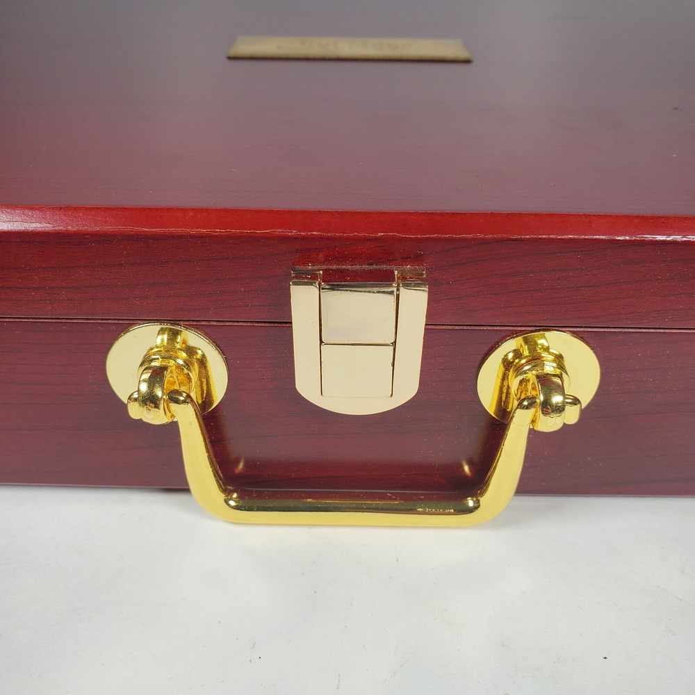 Travel Putting Practice Set In Wooden Case Putter, 2 Balls, 1 Cup 35" - Picture 6 of 11